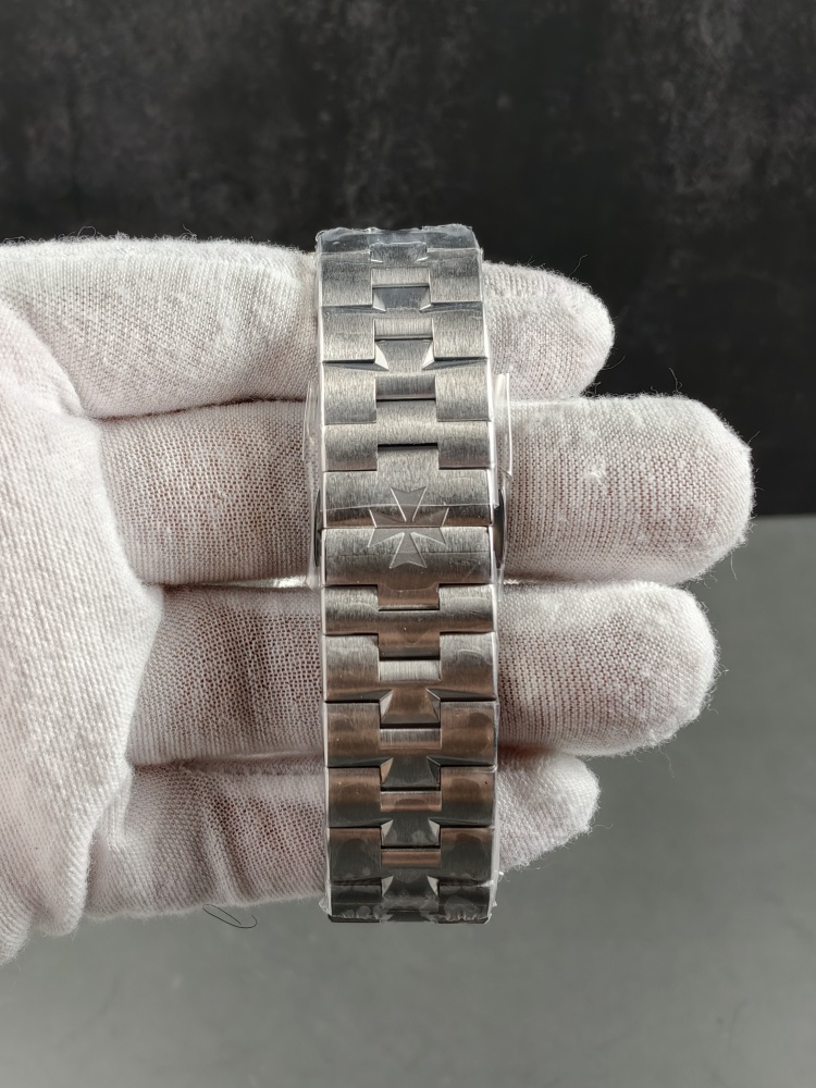 PPF Overseas 4500V Black Dial | 41mm | Clone 5100 Automatic Movement
