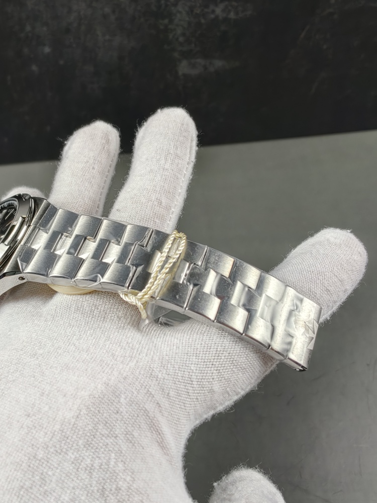PPF Overseas 4500V Black Dial | 41mm | Clone 5100 Automatic Movement
