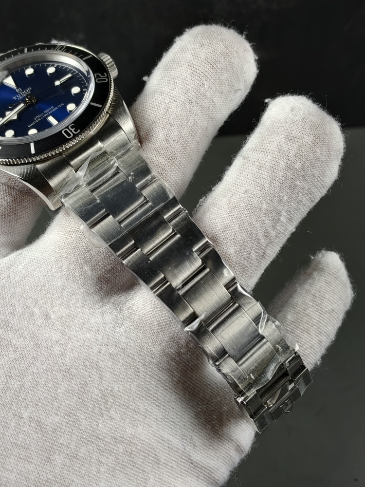 ZF Black Bay 79230B Blue Bezel Black Dial | 41mm | A2824 Automatic Movement