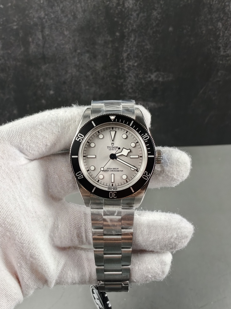 ZF Black Bay 68 Silver Dial | 43mm | A2824 Automatic Movement