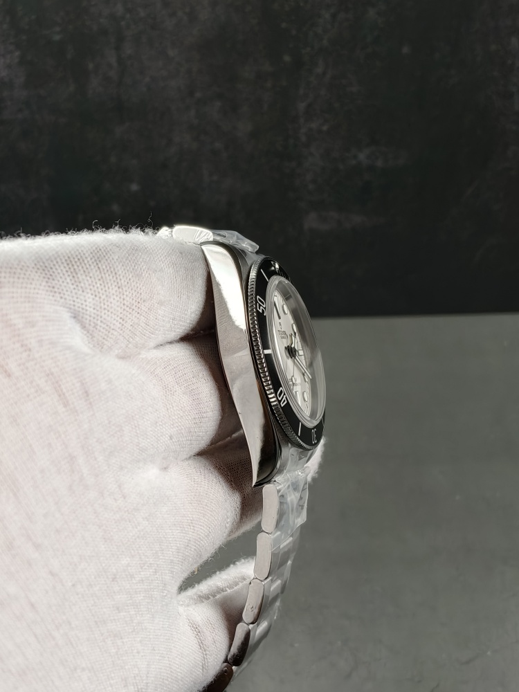 ZF Black Bay 68 Silver Dial | 43mm | A2824 Automatic Movement