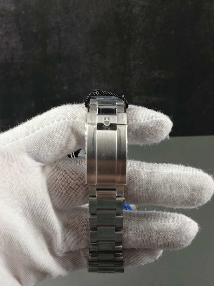 ZF Black Bay 68 Silver Dial | 43mm | A2824 Automatic Movement