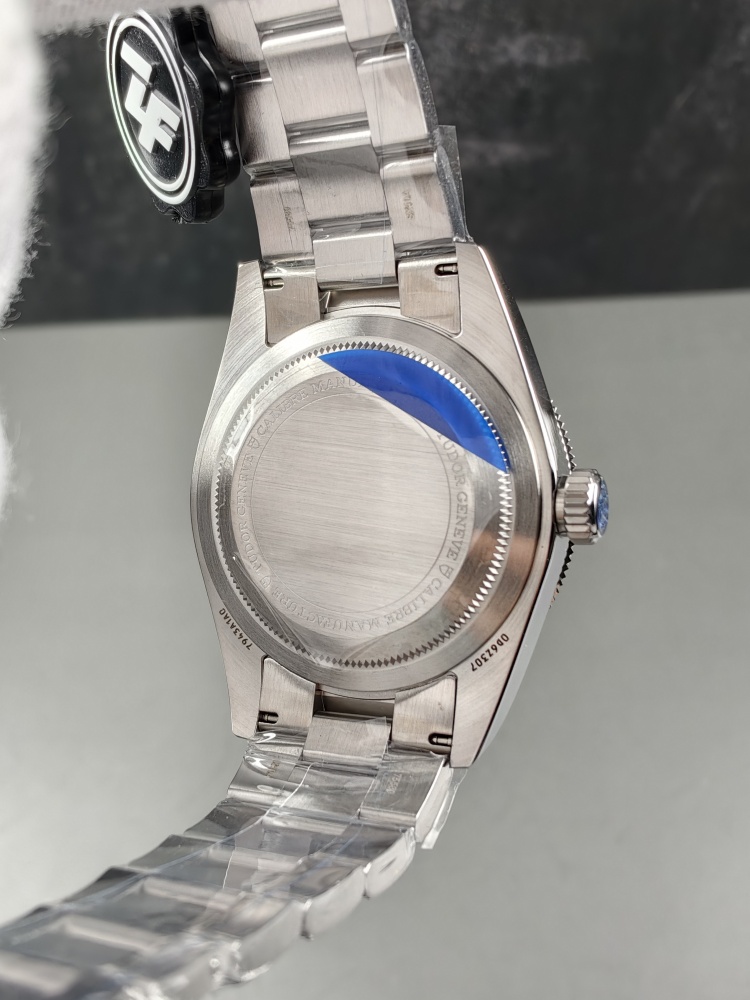 ZF Black Bay 68 Silver Dial | 43mm | A2824 Automatic Movement