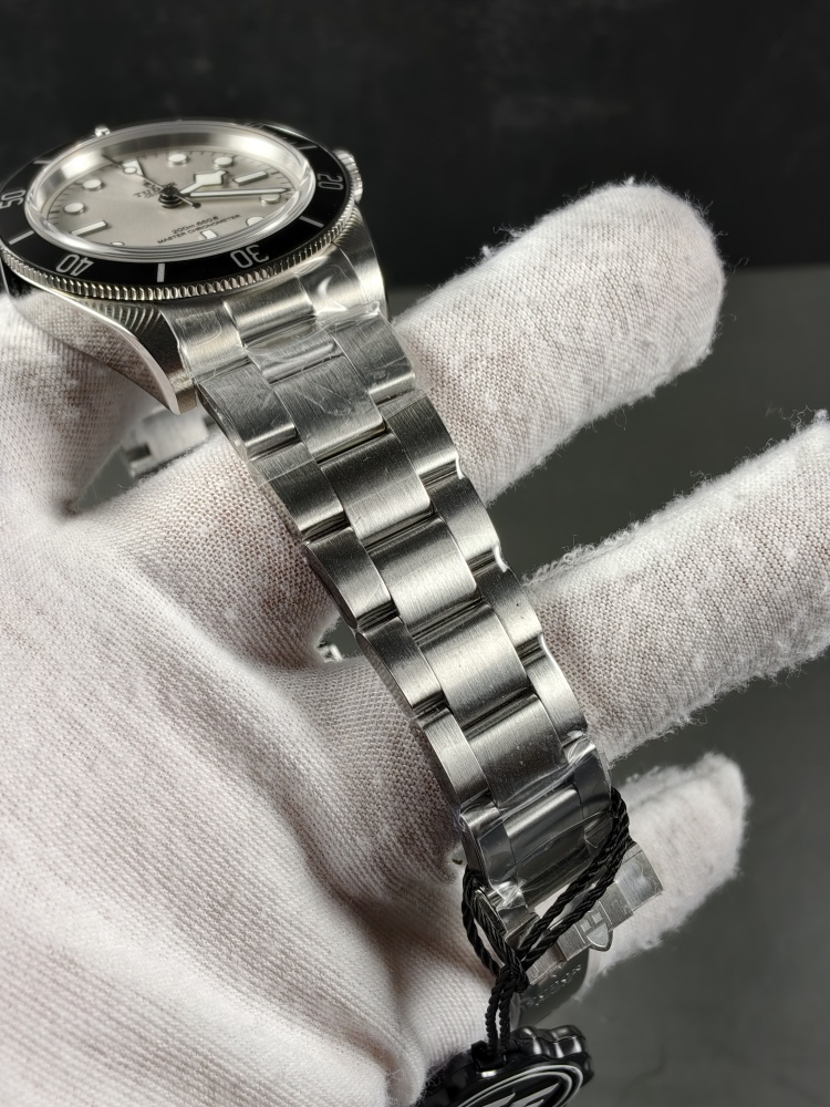 ZF Black Bay 68 Silver Dial | 43mm | A2824 Automatic Movement
