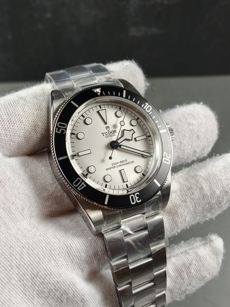 ZF Black Bay 68 Silver Dial | 43mm | A2824 Automatic Movement