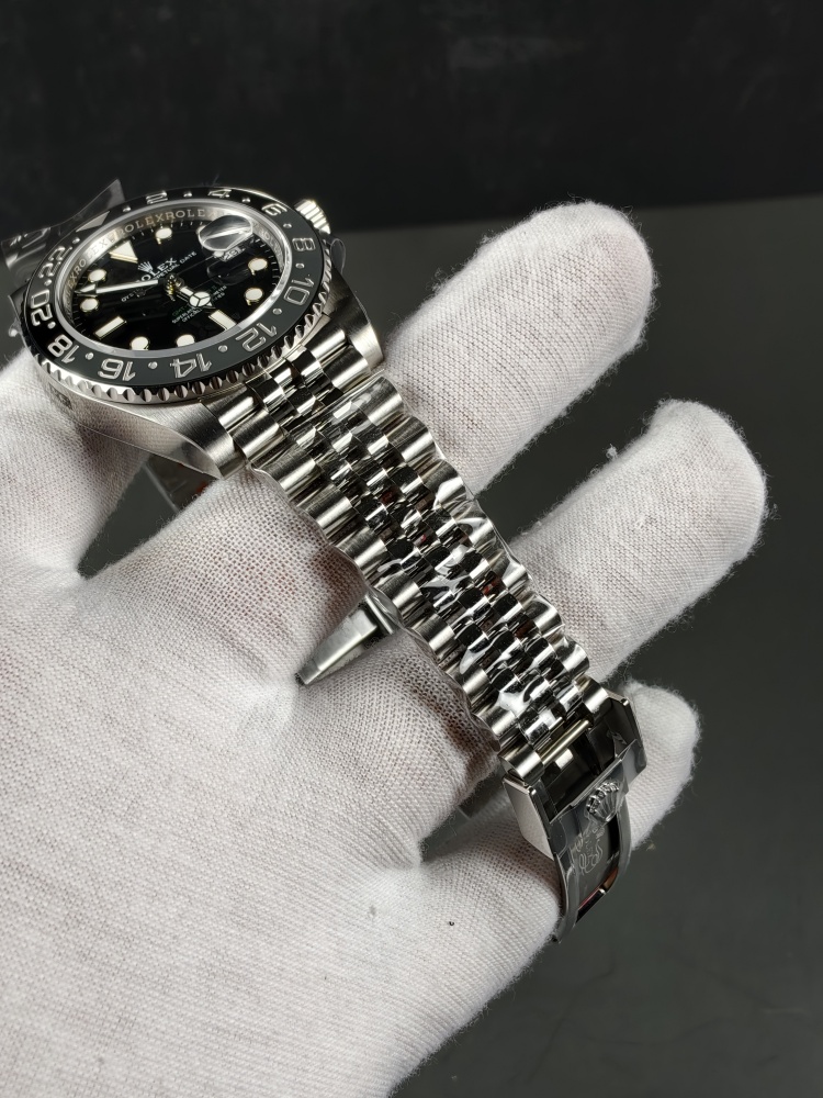VSF GMT-Master II “Bruce Wayne” 126710GRNR