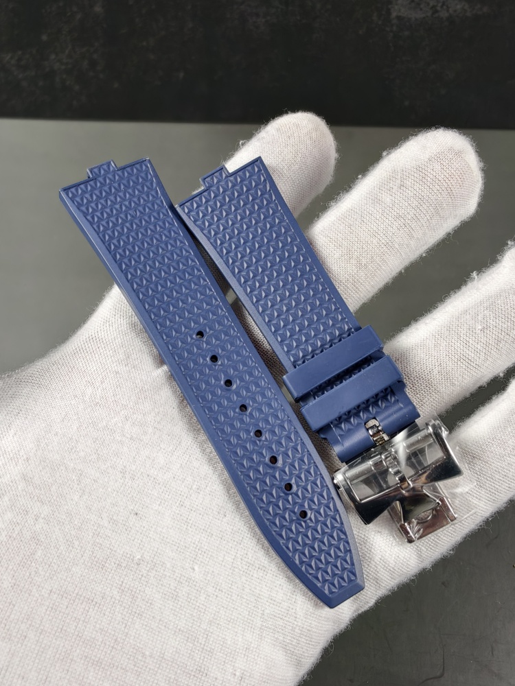 8F Overseas Chronograph "Everest" Blue Dial | 42.5mm | A7750 Automatic Chronograph Movement