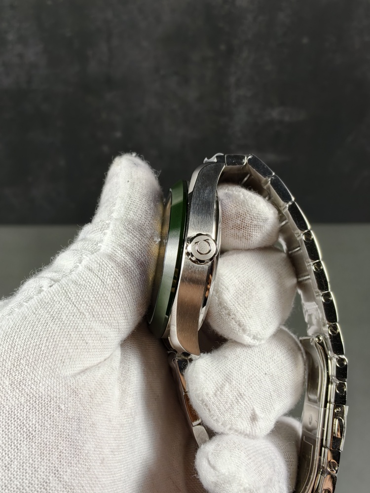 VSF Seamaster Aqua Terra Worldtimer Green Dial | 43mm | VS8938 Super Clone Movement