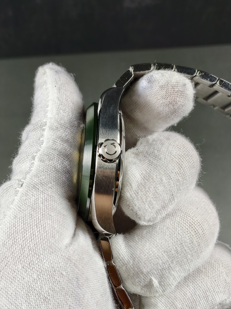 VSF Seamaster Aqua Terra Worldtimer Green Dial | 43mm | VS8938 Super Clone Movement