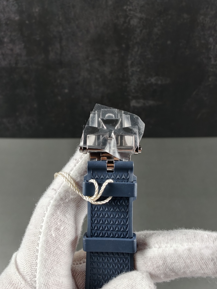 PPF Overseas 4500V Blue Dial with Rubber Straps | 41mm |