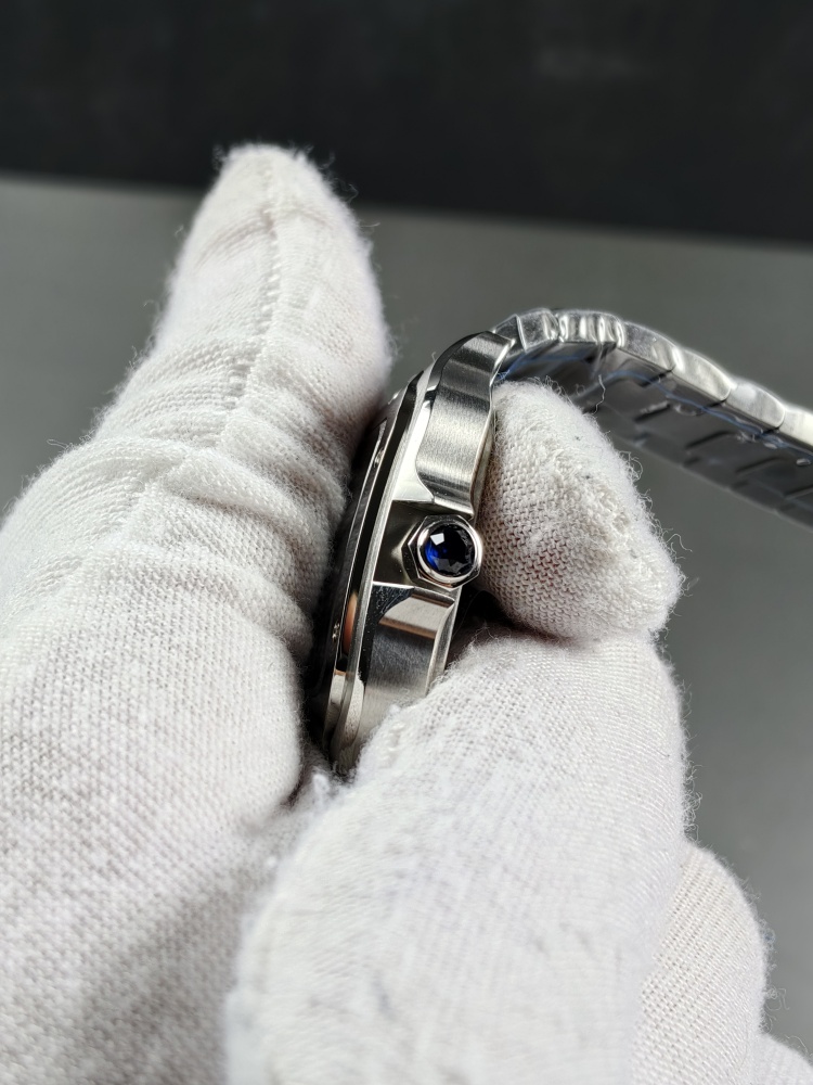 AF Santos de Cartier Small Model Black Dial | Stainless Steel | Quartz Movement | Extra Black Leather Strap