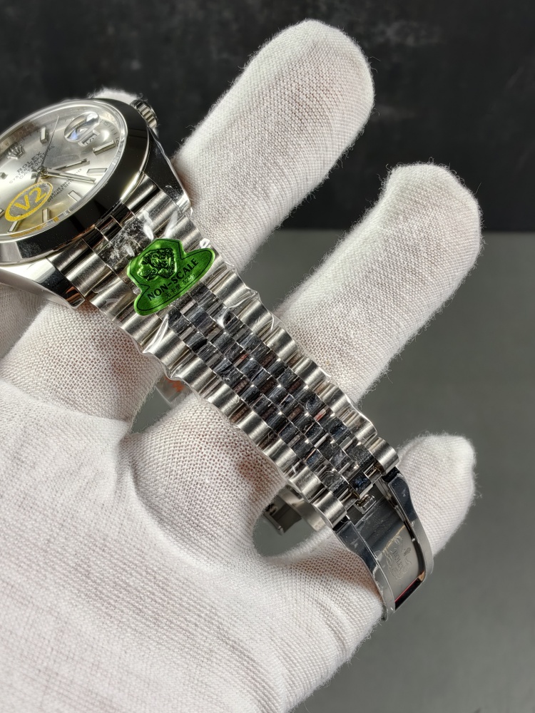 GOLD V2 Free-Sprung Datejust Silver Dial | 41mm | Free-Sprung JH3235 Super Clone Movement | Jubilee Bracelet | Smooth Bezel