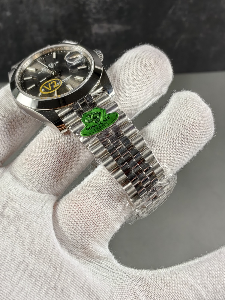 GOLD V2 Free-Sprung Datejust Rhodium Dial | 41mm | Free-Sprung JH3235 Super Clone Movement | Jubilee Bracelet | Smooth Bezel