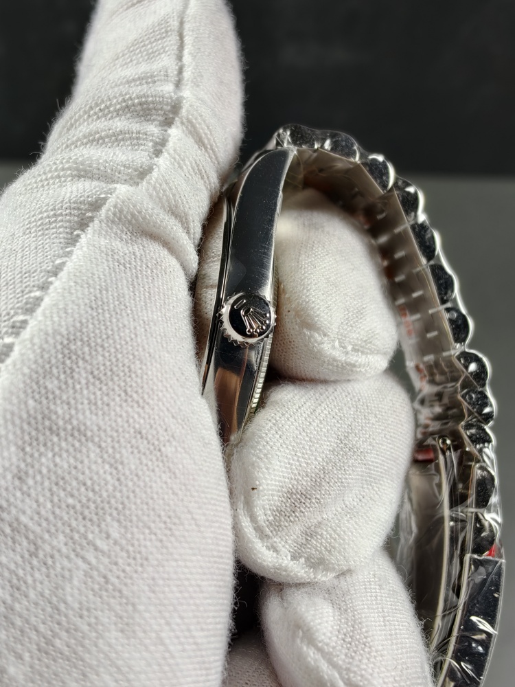 GOLD V2 Free-Sprung Datejust Rhodium Dial | 41mm | Free-Sprung JH3235 Super Clone Movement | Jubilee Bracelet | Smooth Bezel