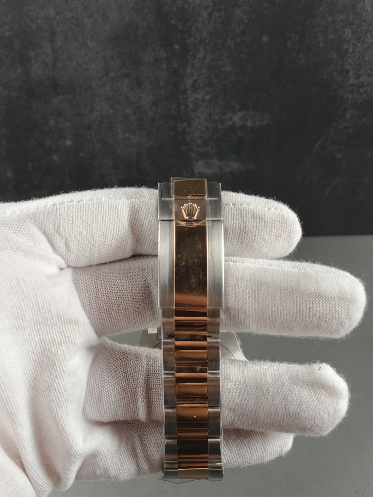 GOLD V4 Weighted Root Beer GMT | 40mm | SH3285 Super Clone Movement | Everose Gold & Stainless Steel