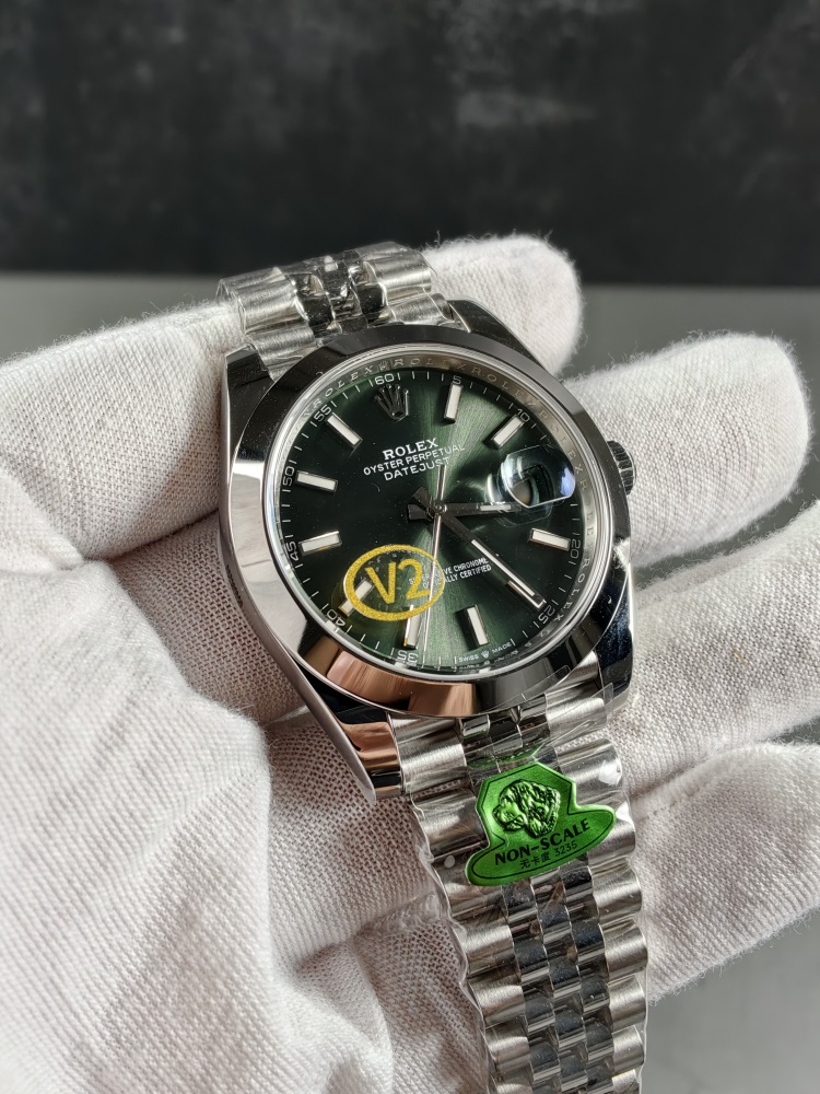 GOLD V2 Free-Sprung Datejust Green Dial | 41mm | Free-Sprung JH3235 Super Clone Movement | Jubilee Bracelet | Smooth Bezel