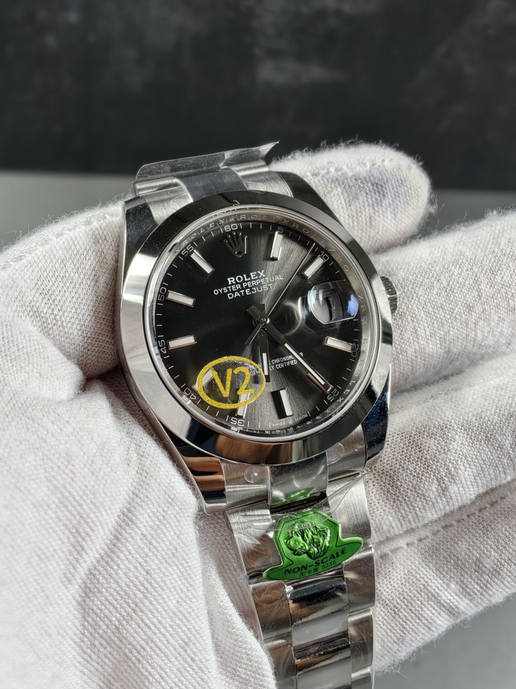 GOLD V2 Free-Sprung Datejust Black Dial | 41mm | Free-Sprung JH3235 Super Clone Movement | Oyster Bracelet | Smooth Bezel