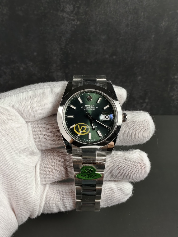 GOLD V2 Free-Sprung Datejust Green Dial | 41mm | Free-Sprung JH3235 Super Clone Movement | Oyster Bracelet | Smooth Bezel