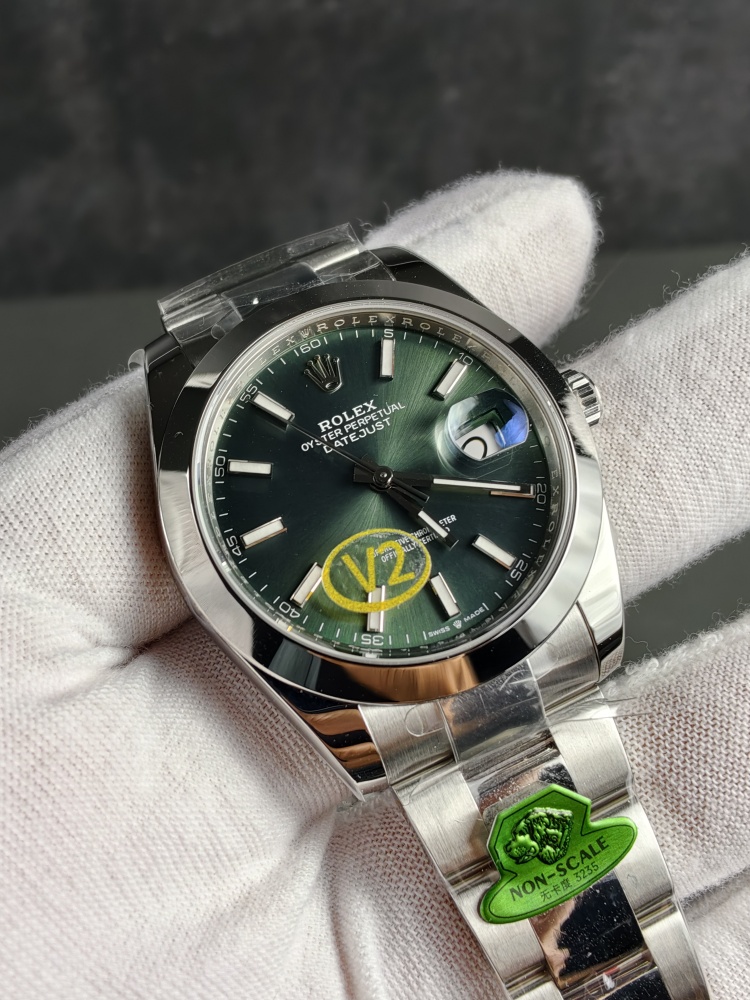 GOLD V2 Free-Sprung Datejust Green Dial | 41mm | Free-Sprung JH3235 Super Clone Movement | Oyster Bracelet | Smooth Bezel