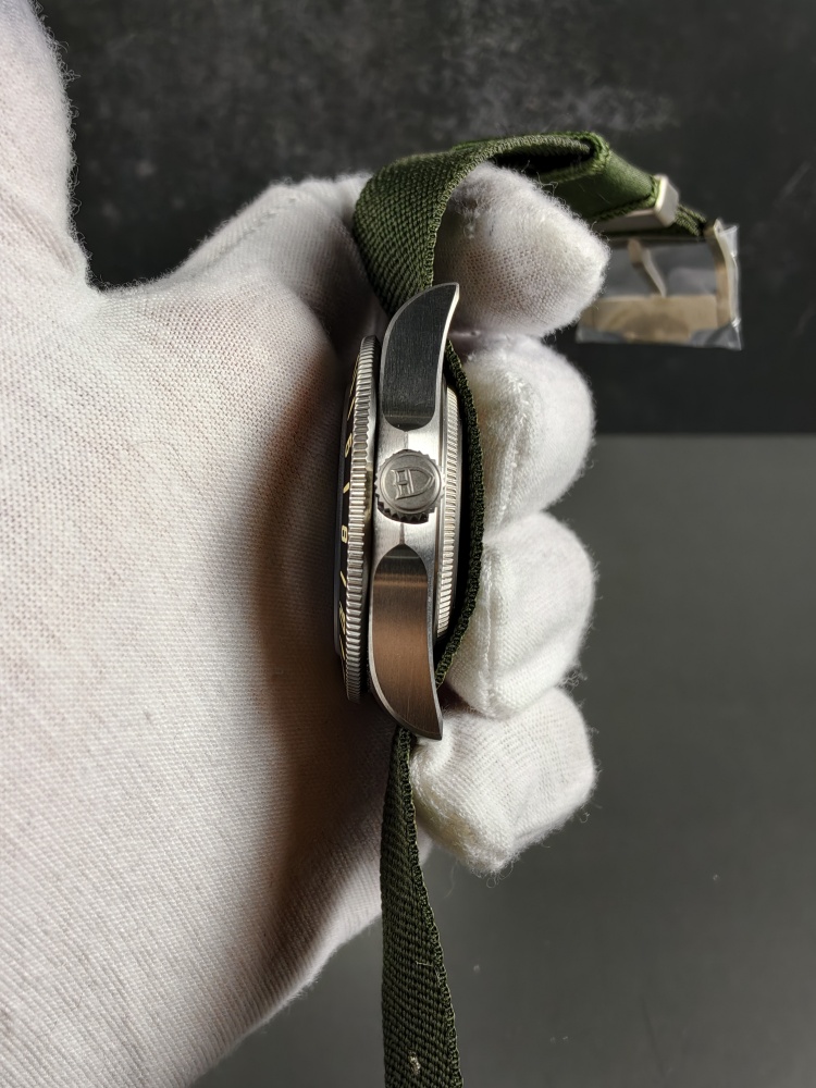 M+ Pelagos FXD GMT Matte Black Dial | 42mm | Miyota 9075 True GMT Automatic Movement | Green Fabric Strap