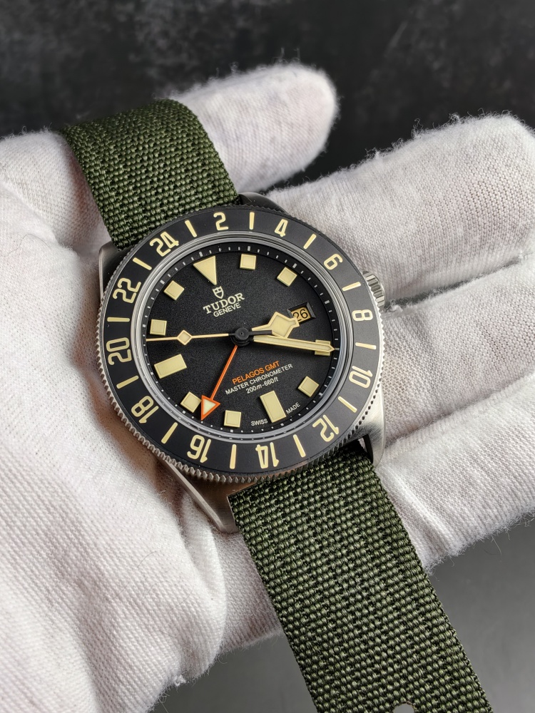 M+ Pelagos FXD GMT Matte Black Dial | 42mm | Miyota 9075 True GMT Automatic Movement | Green Fabric Strap