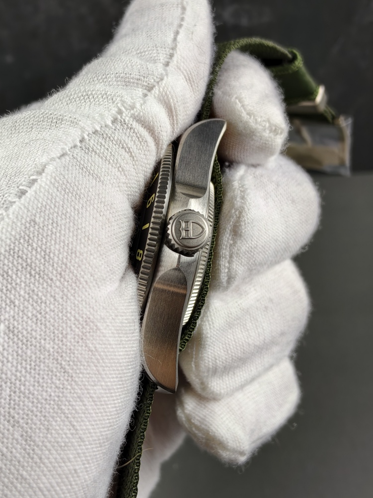 M+ Pelagos FXD GMT Matte Black Dial | 42mm | Miyota 9075 True GMT Automatic Movement | Green Fabric Strap