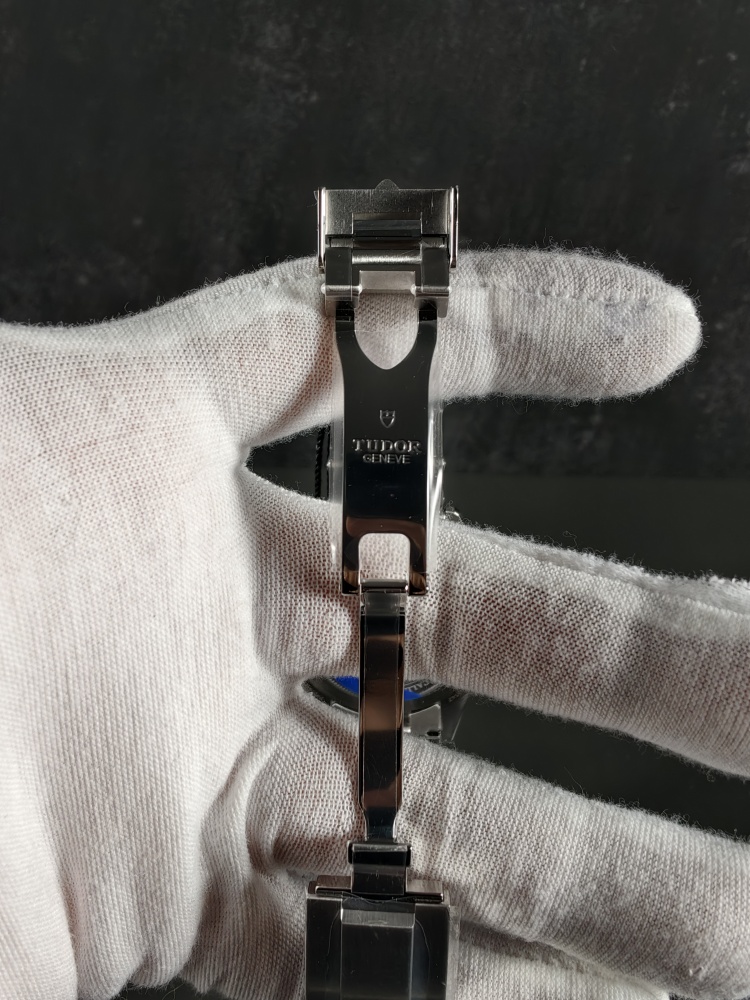 ZF Black Bay 58 Burgundy Oyster Bracelet