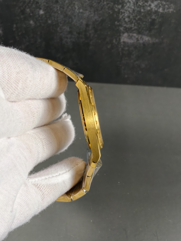 VC+ Historiques 222 Yellow Gold | 37mm | Decorated Miyota 9015 Automatic Movement