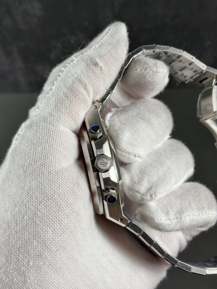 APSF V2 Free-Sprung Royal Oak Selfwinding Chronograph 26240 White Dial | 41mm | SH4401 V2 Free-Sprung Flyback Chronograph Movement