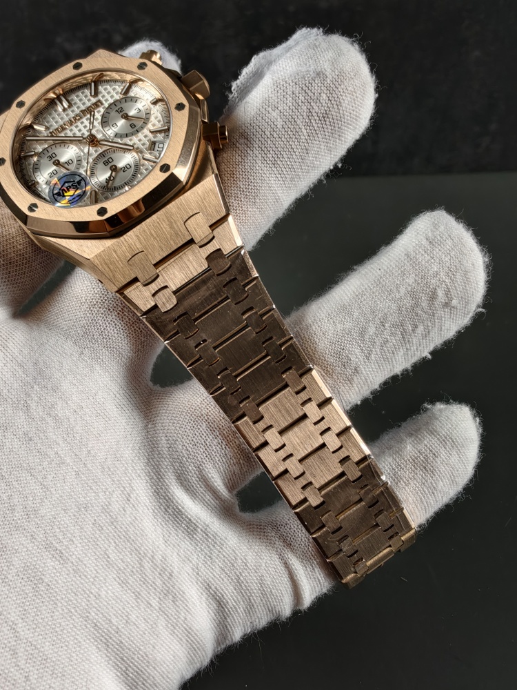 APSF V2 Free-Sprung Royal Oak Selfwinding Chronograph 26240 Rose Gold White Dial | 41mm | SH4401 V2 Free-Sprung Flyback Chronograph Movement