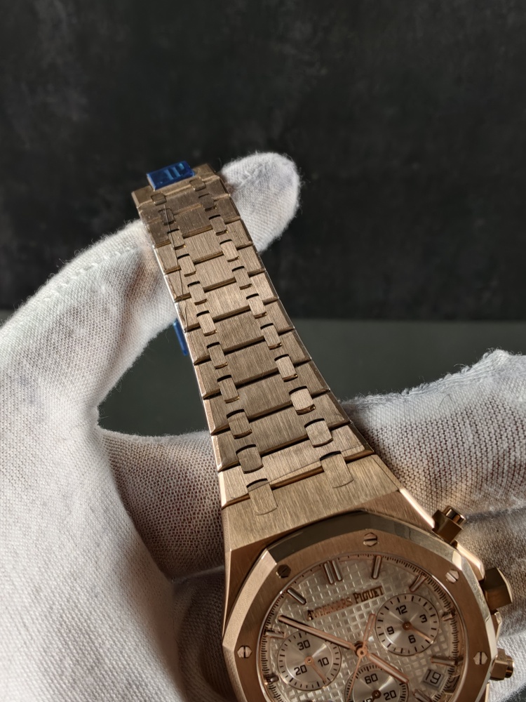 APSF V2 Free-Sprung Royal Oak Selfwinding Chronograph 26240 Rose Gold White Dial | 41mm | SH4401 V2 Free-Sprung Flyback Chronograph Movement