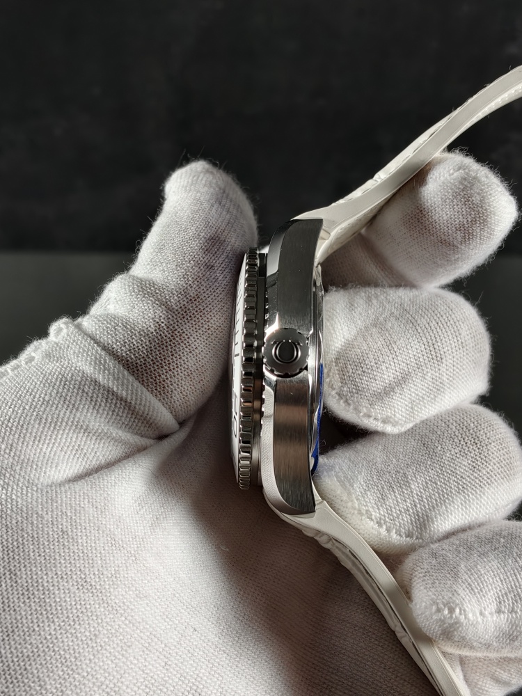 VSF Seamaster Planet Ocean White Dial | 43.5mm | DD8900 Super Clone Movement | White Leather Strap