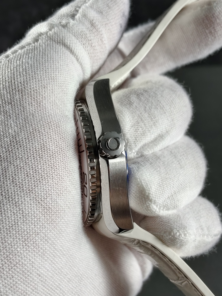 VSF Seamaster Planet Ocean White Dial | 43.5mm | DD8900 Super Clone Movement | White Leather Strap