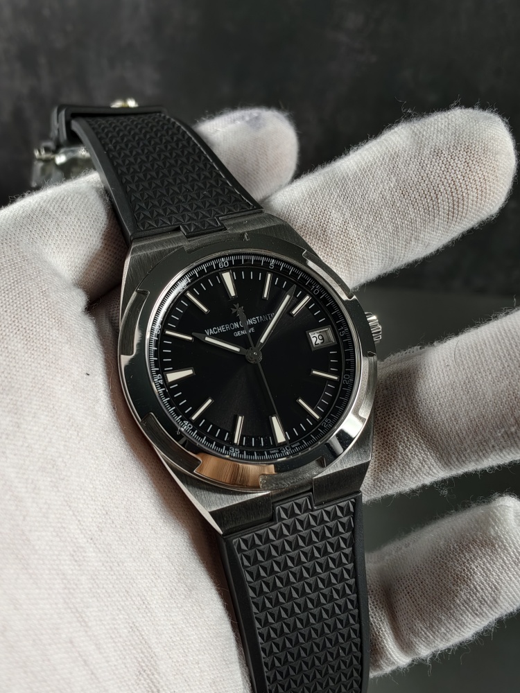 PPF Overseas 4500V Black Dial with Rubber Straps | 41mm |