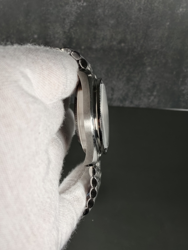 N1 Speedmaster Silver Snoopy 50th Anniversary 42mm – A3861 Manual-Wind Chronograph