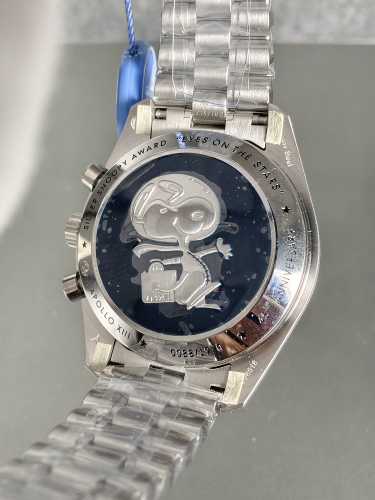 N1 Speedmaster Silver Snoopy 50th Anniversary 42mm – A3861 Manual-Wind Chronograph