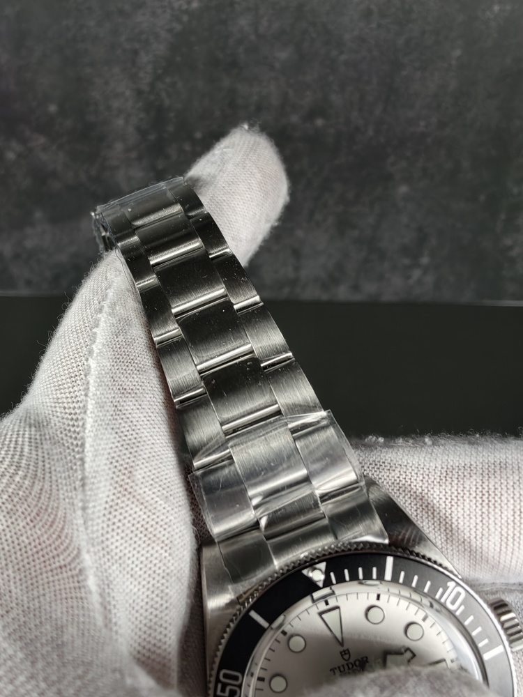 ZF Black Bay 68 Silver Dial | 43mm | A2824 Automatic Movement