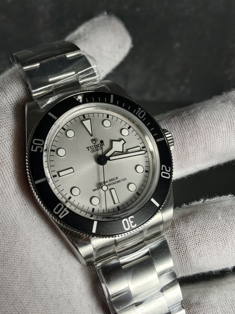 ZF Black Bay 68 Silver Dial | 43mm | A2824 Automatic Movement