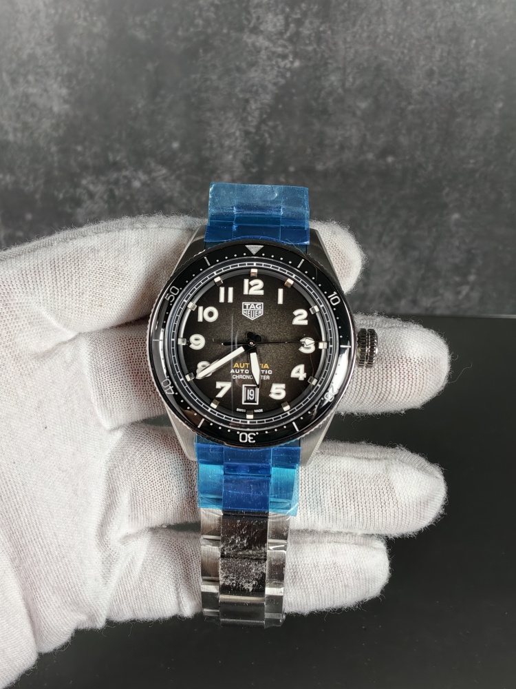 TAG Heuer Autavia 42mm Black – Swiss Sellita SW200 Automatic Movement
