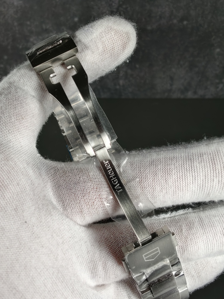 TAG Heuer Autavia 42mm Black – Swiss Sellita SW200 Automatic Movement