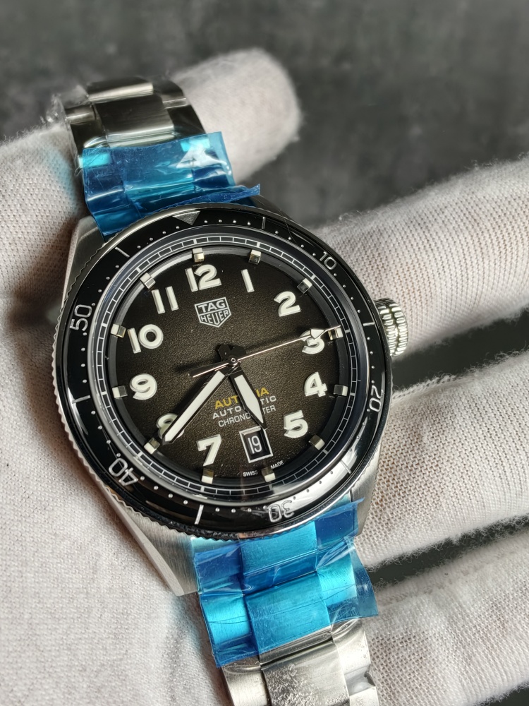 TAG Heuer Autavia 42mm Black – Swiss Sellita SW200 Automatic Movement