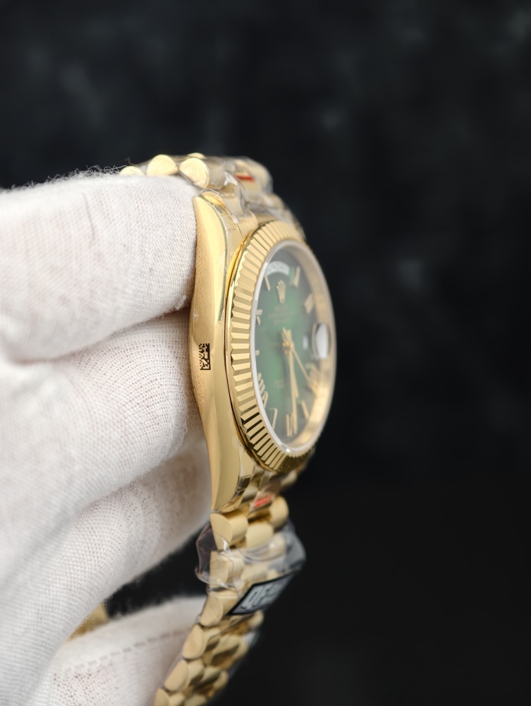 QF V9 Day-Date 40mm Yellow Gold Green Ombré – 210g JH3255 Free-Sprung Super Clone