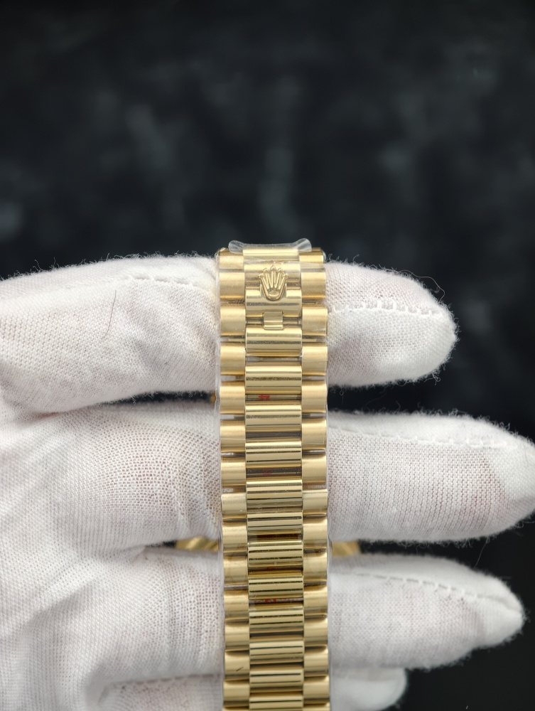 QF V9 Day-Date 40mm Yellow Gold Green Ombré – 210g JH3255 Free-Sprung Super Clone
