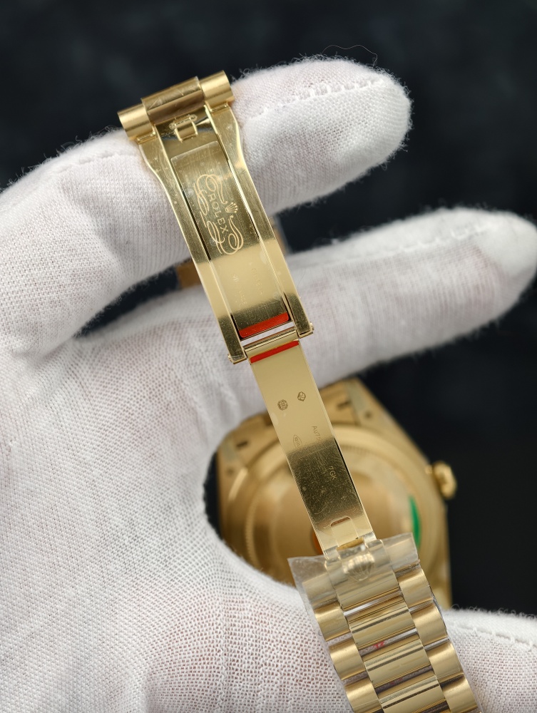 QF V9 Day-Date 40mm Yellow Gold Green Ombré – 210g JH3255 Free-Sprung Super Clone