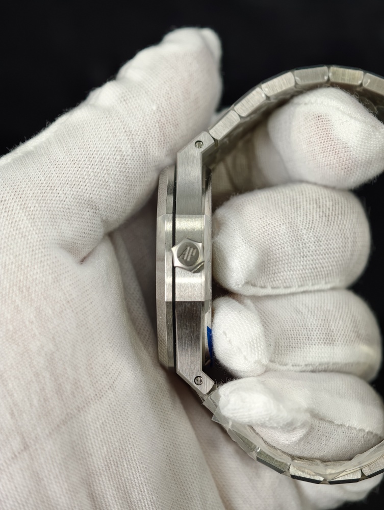 ZF Royal Oak 15500 41mm Black Dial – SA4302 Free-Sprung Super Clone Movement