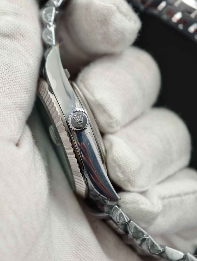 QF V9 Day-Date 40mm White Gold Platinum Dial – 210g JH3255 Free-Sprung Super Clone