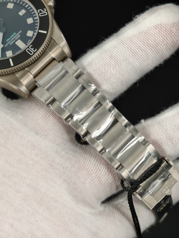 ZF Pelagos Ultra | 43mm | A2892 Automatic Movement | Titanium