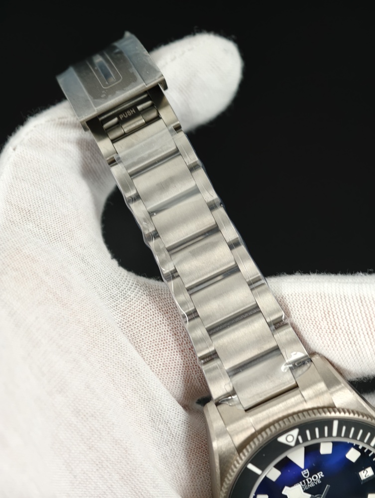 ZF Pelagos Ultra | 43mm | A2892 Automatic Movement | Titanium