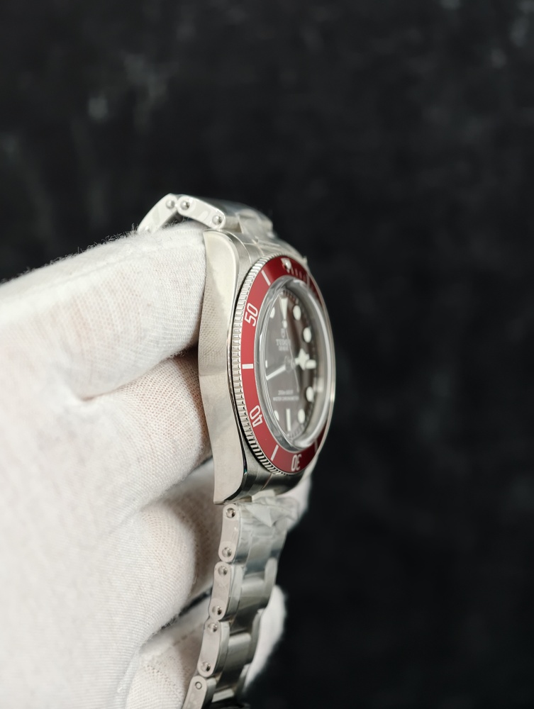 ZF Black Bay 58 Burgundy Oyster Bracelet