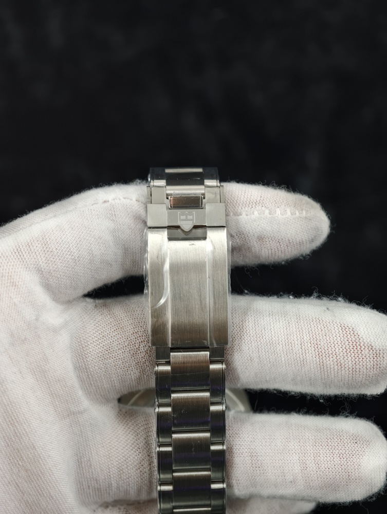 ZF Black Bay 58 Burgundy Oyster Bracelet